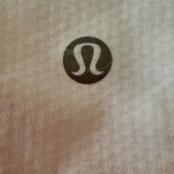 Lululemon Size 4, Ebb to Train Bra, Medium Support, C/D Cup - Picture 6 of 7